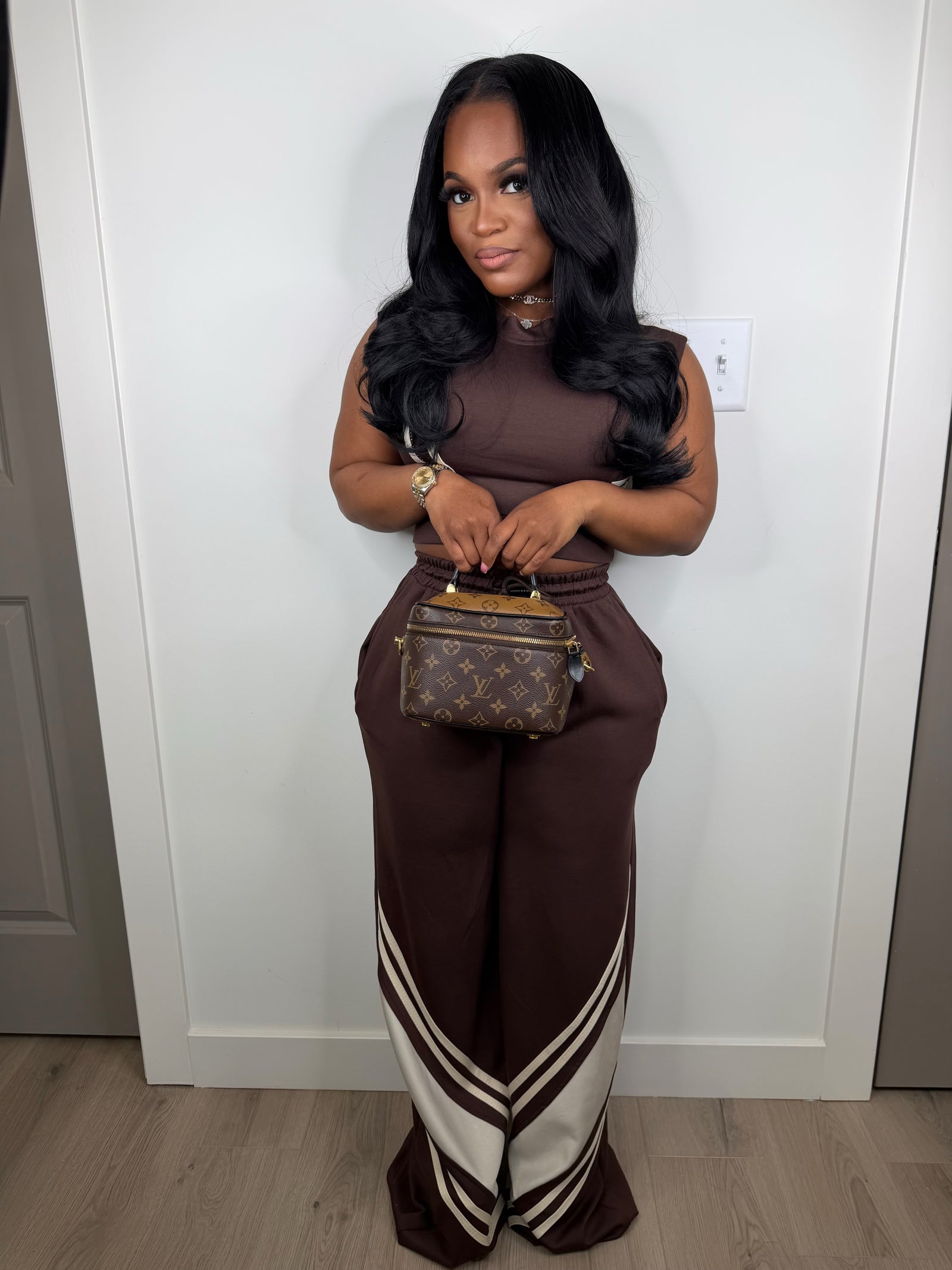 She's the one set (brown)