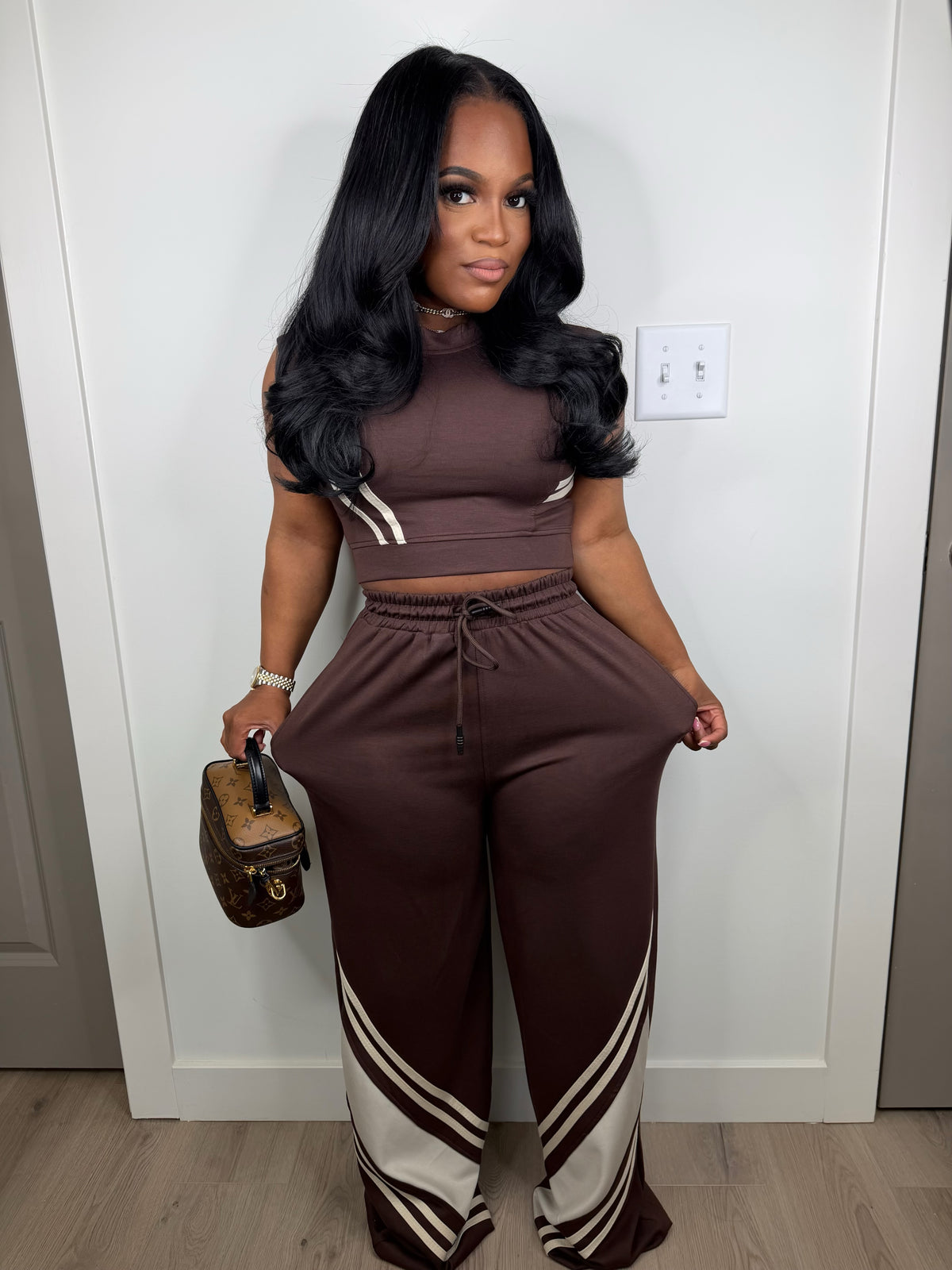 She's the one set (brown)