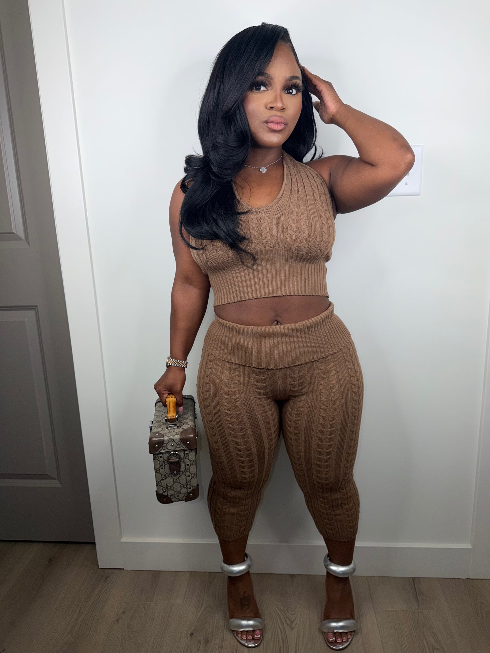 Ms.Trendsetter luxe set (almond) very stretchy