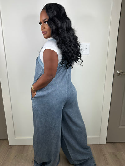 Who that oversized jumpsuit (Great Stretch)