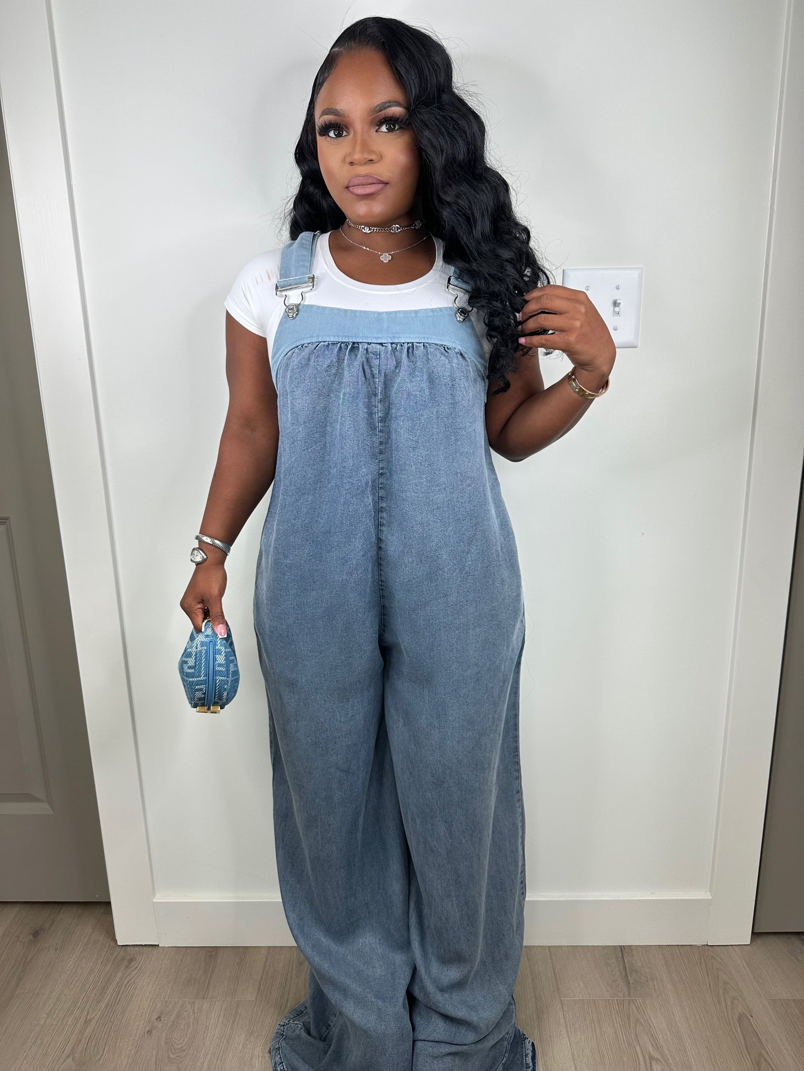 Who that oversized jumpsuit (Great Stretch)