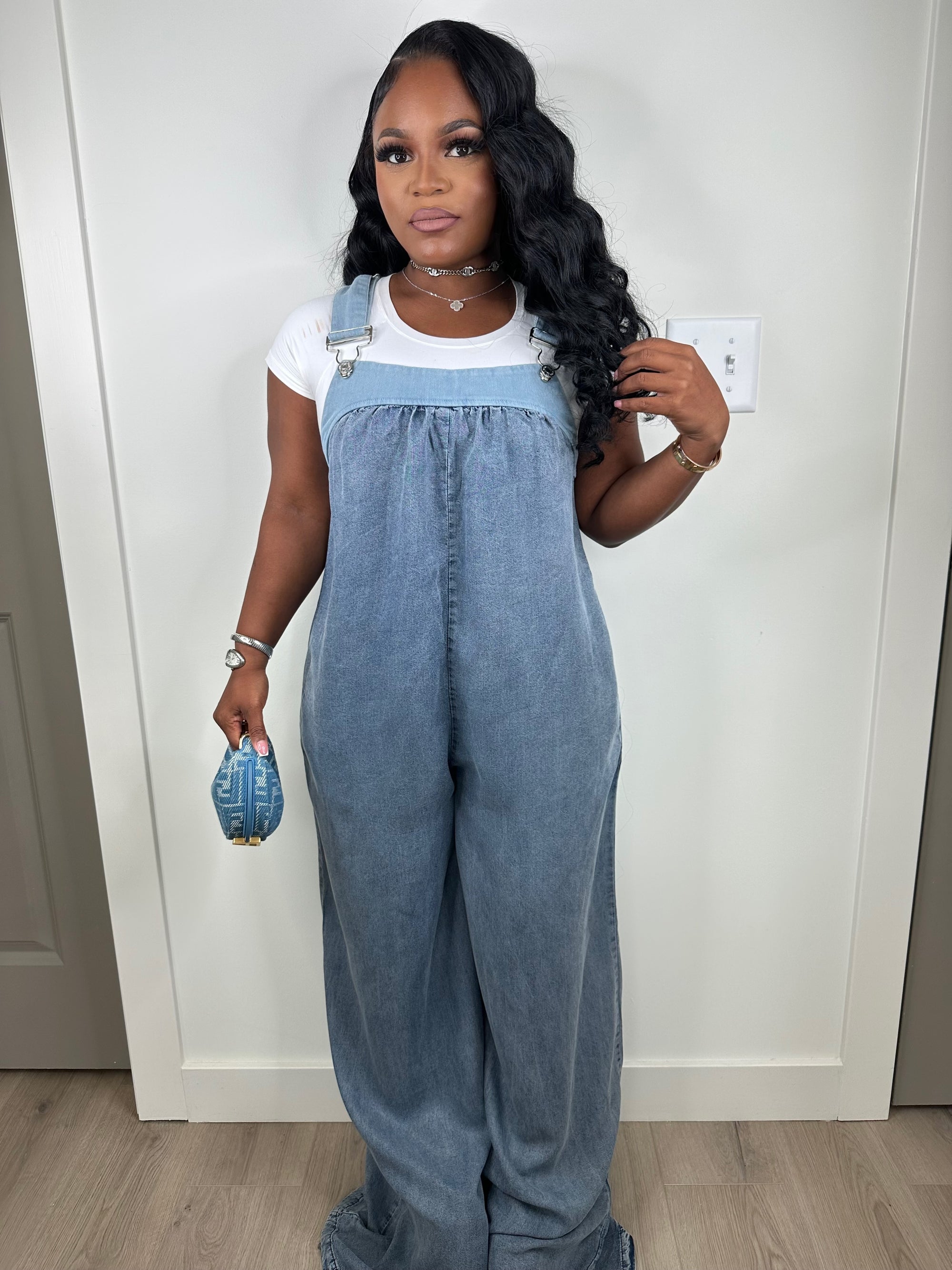 Who that oversized jumpsuit (Great Stretch)
