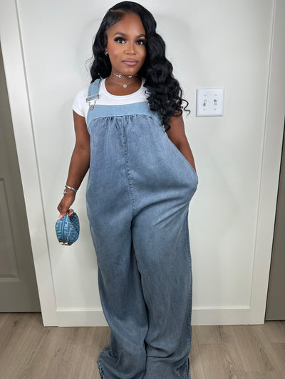 Who that oversized jumpsuit (Great Stretch)