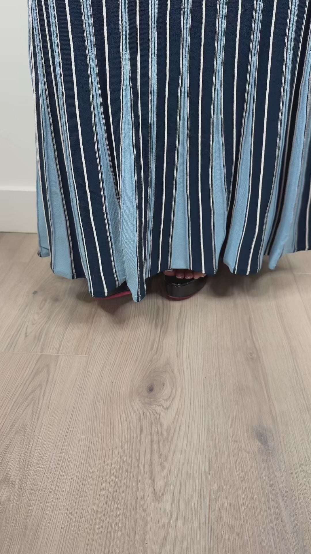 She’s the one (very stretchy)