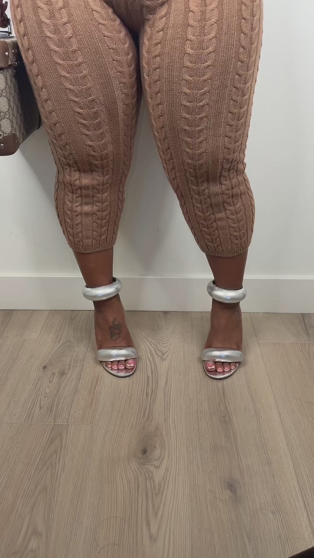 Ms.Trendsetter luxe set (almond) very stretchy