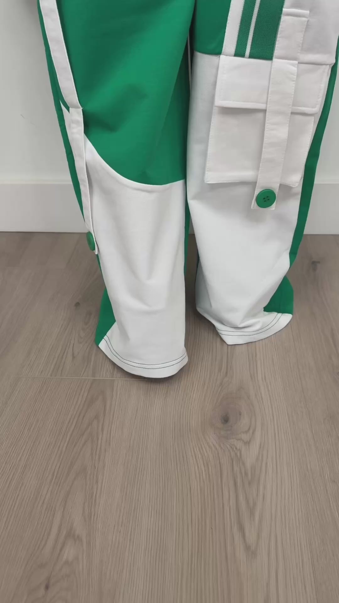 Main character set (green/white)