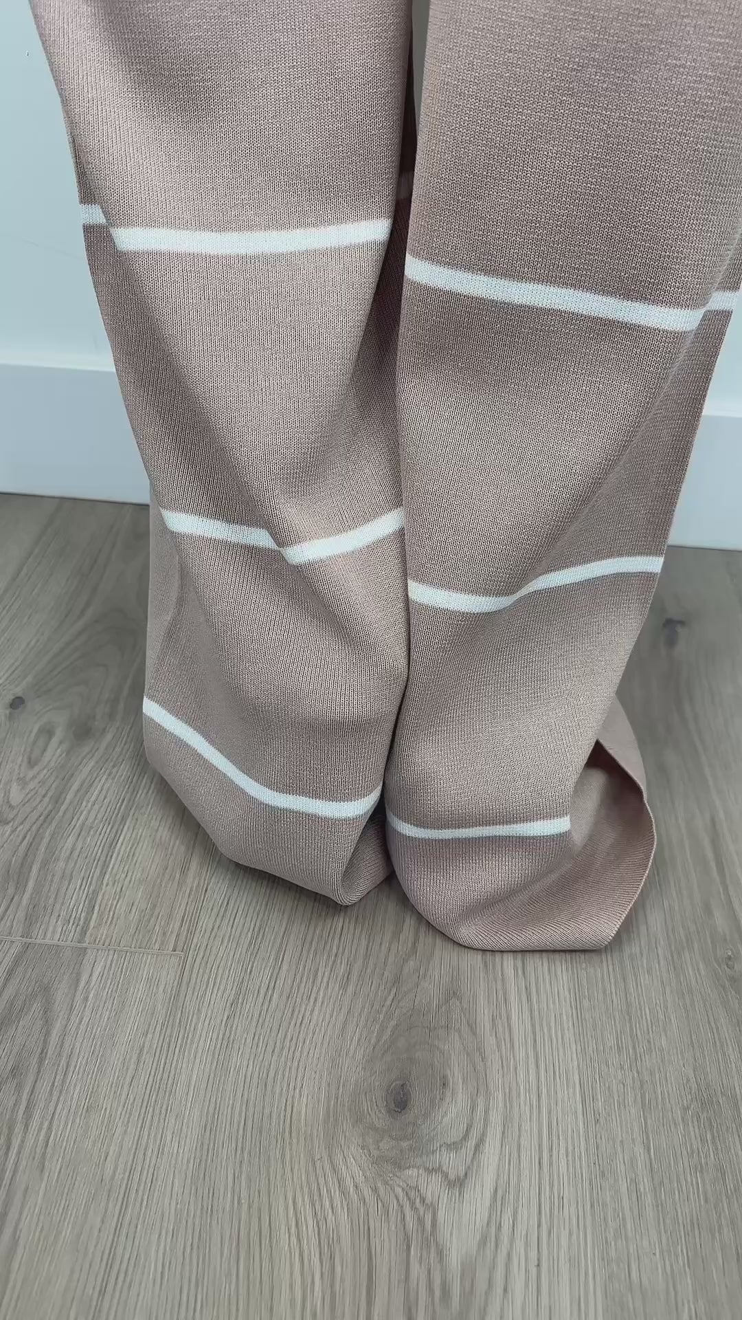 Crème & Cashmere Ensemble luxe set (great stretch)